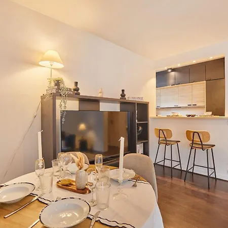 Terrace 16th Area Residential District * Parigi