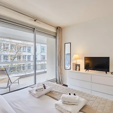 Terrace 16th Area Residential District Parigi