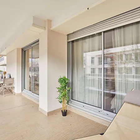 Terrace 16th Area Residential District * Parigi