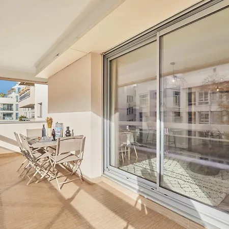 Terrace 16th Area Residential District * Parigi